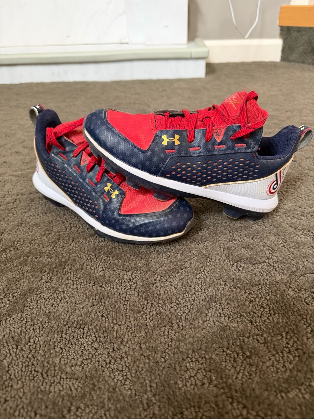 Under Armour Kids' Red and Navy Athletic Cleats Bryce Harper 2.5Y